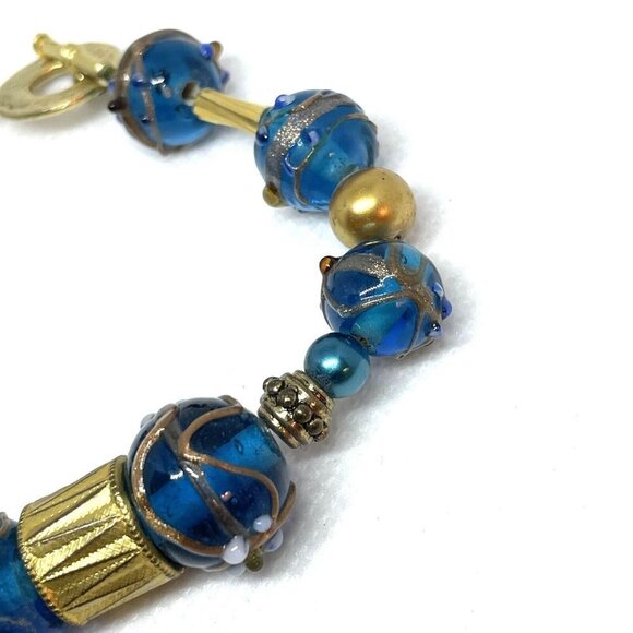 Blue Glass Beaded Bangle Bracelet Toggle Closure Gold Tone 8 Inches - Picture 3 of 5